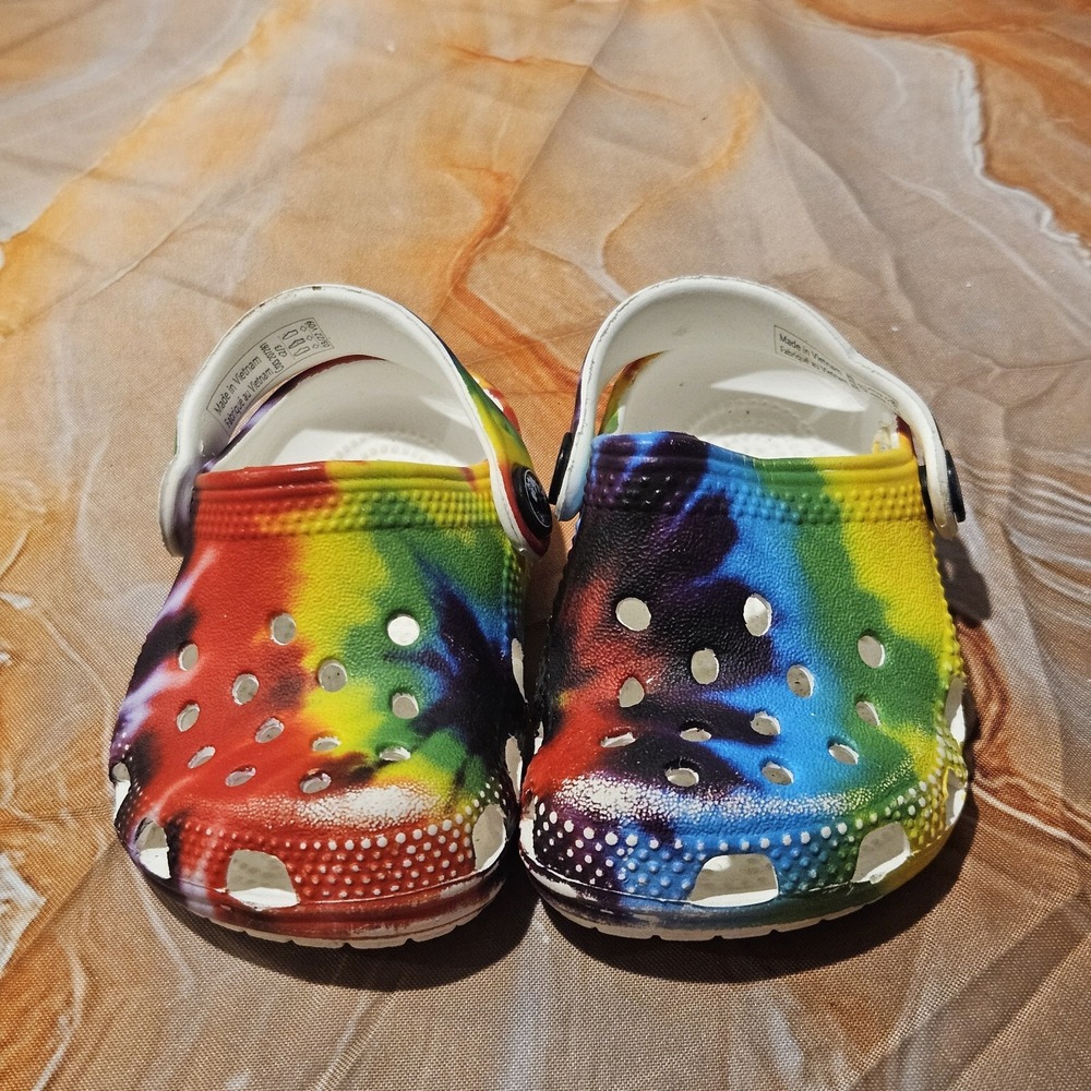 Crocs Infant Size 2/3 Tie Dye Classic Clogs Rainbow Baby Shoes